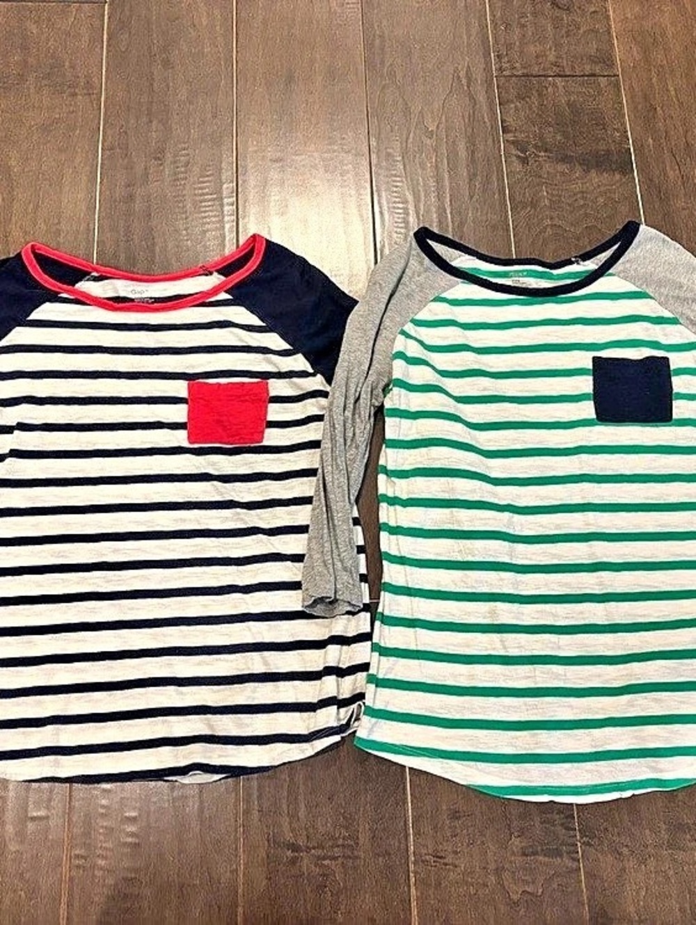 Gap women’s Medium (8) Striped Raglan Shirts